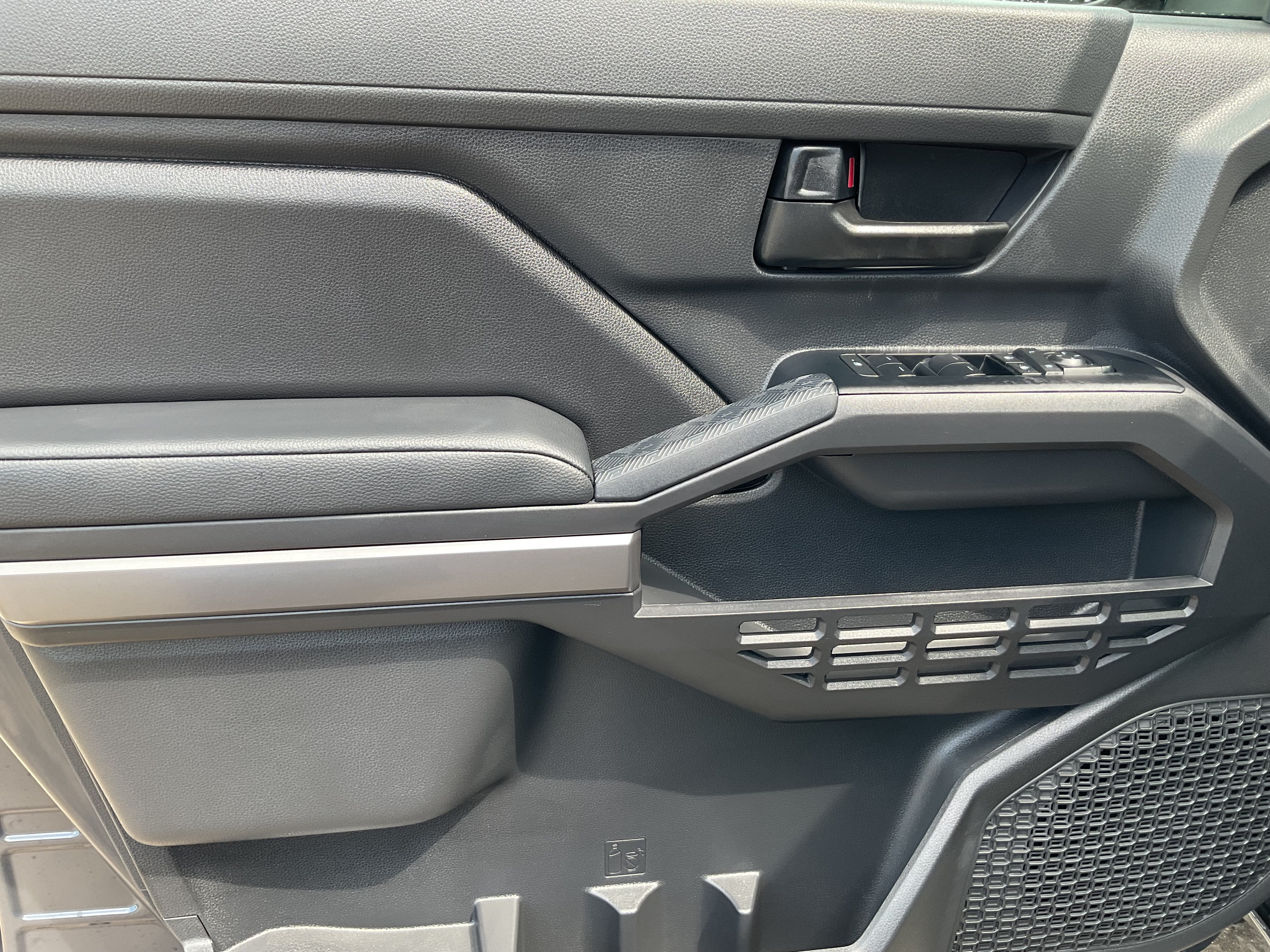 2026 Toyota Tacoma 2WD SR5