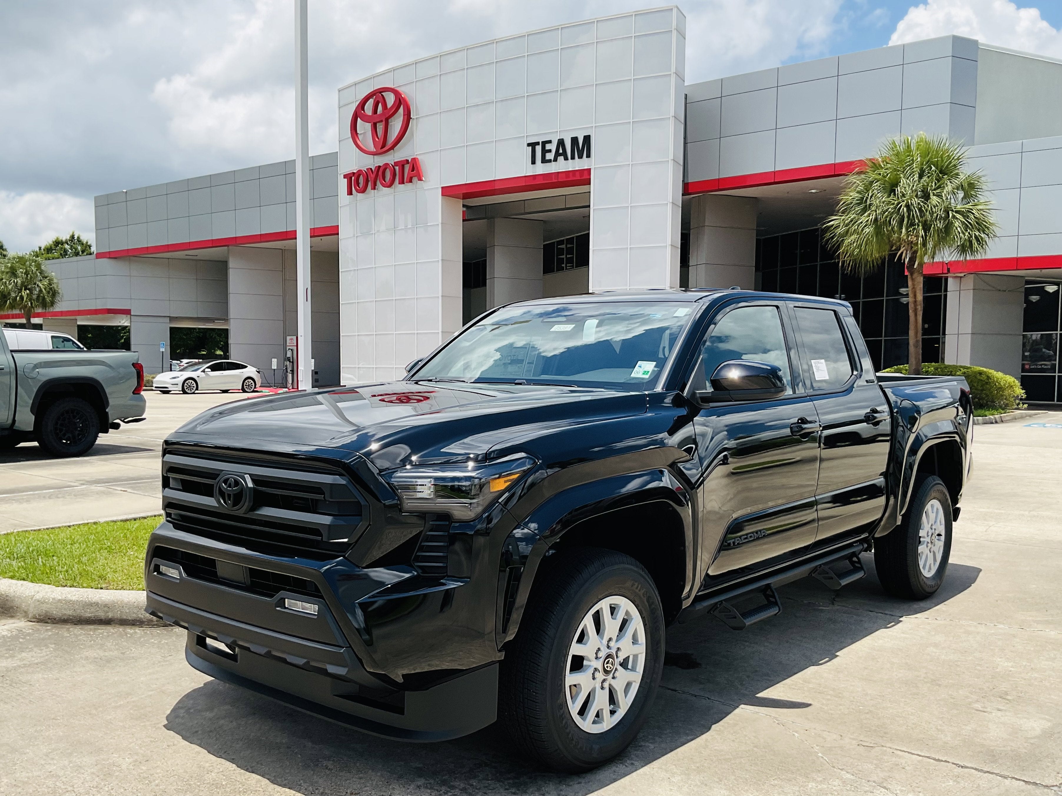 2026 Toyota Tacoma 4WD SR5