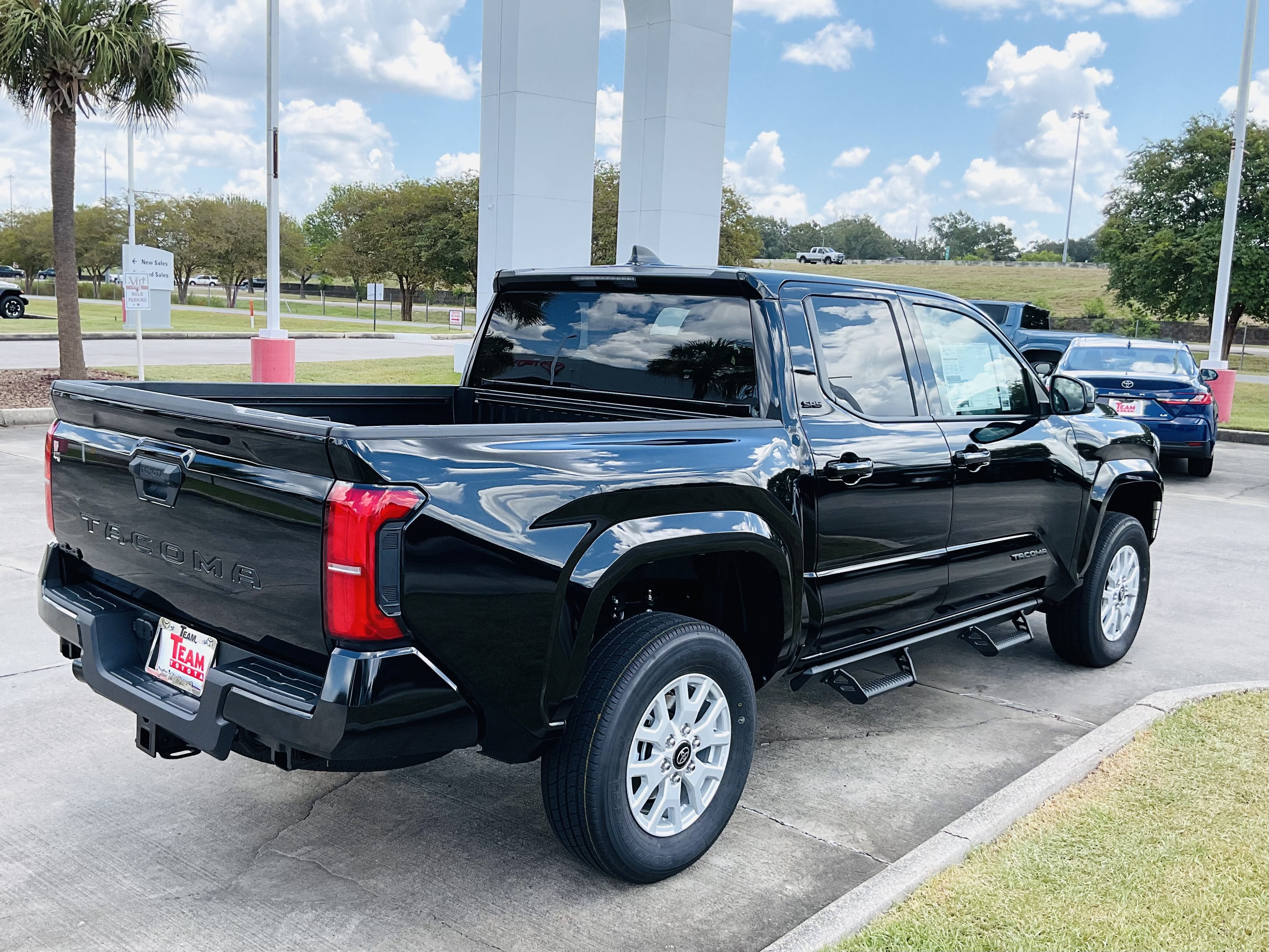 2026 Toyota Tacoma 4WD SR5