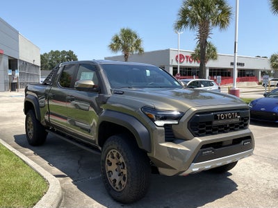2026 Toyota Tacoma i-FORCE MAX Trailhunter