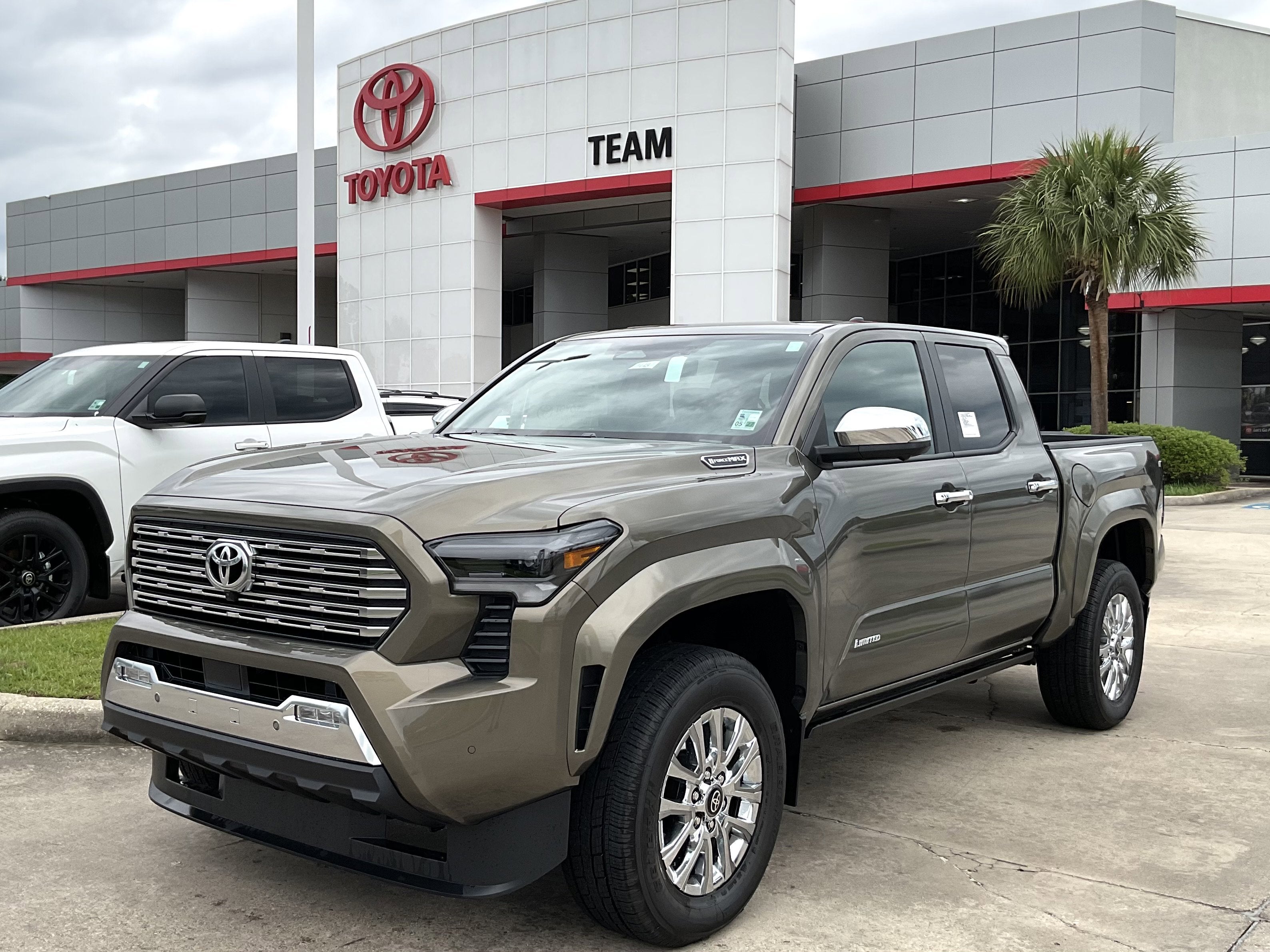 2026 Toyota Tacoma i-FORCE MAX Limited i-FORCE MAX