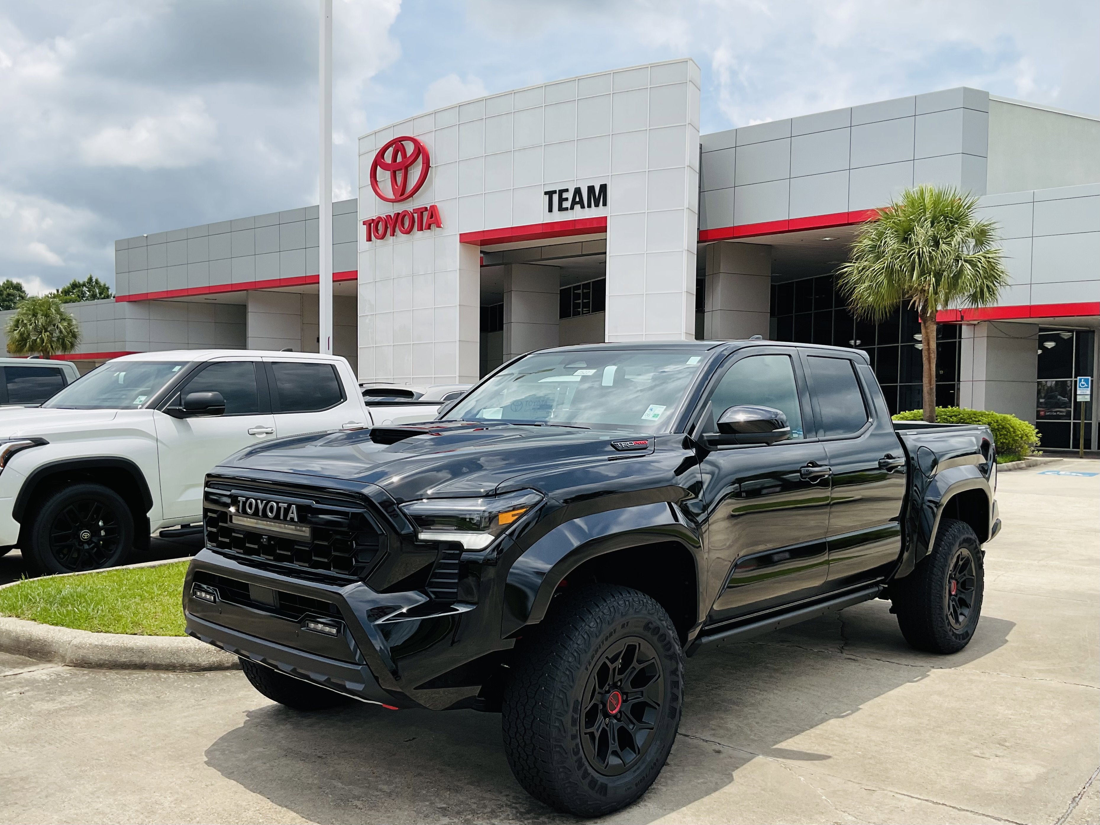 2026 Toyota Tacoma i-FORCE MAX TRD Pro