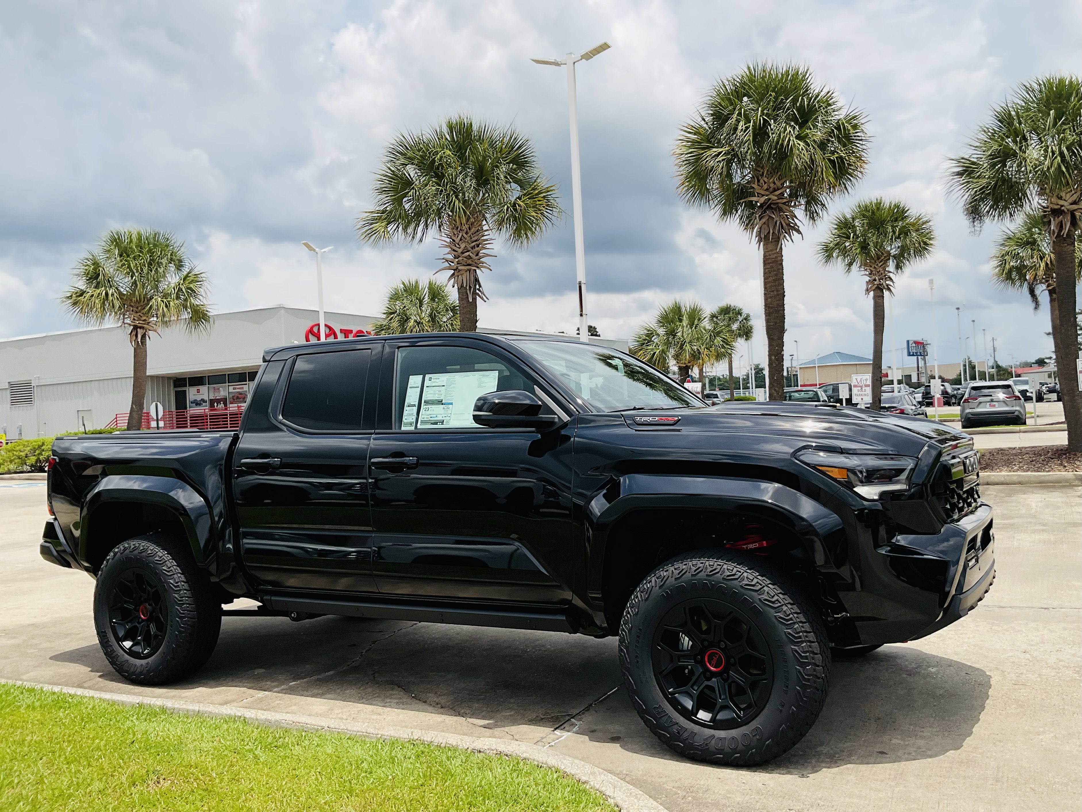 2026 Toyota Tacoma i-FORCE MAX TRD Pro