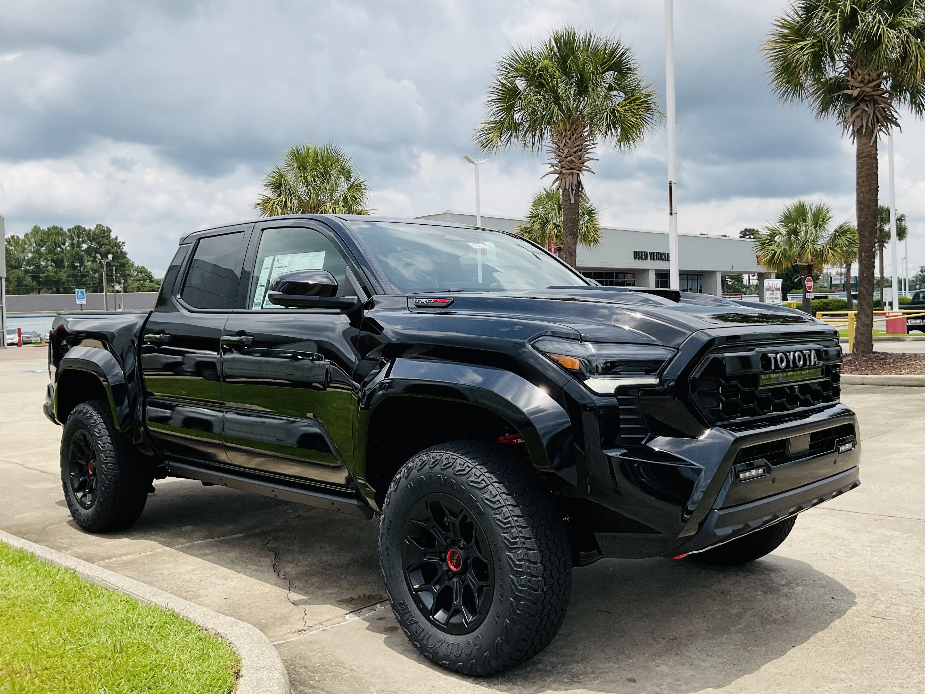 2026 Toyota Tacoma i-FORCE MAX TRD Pro