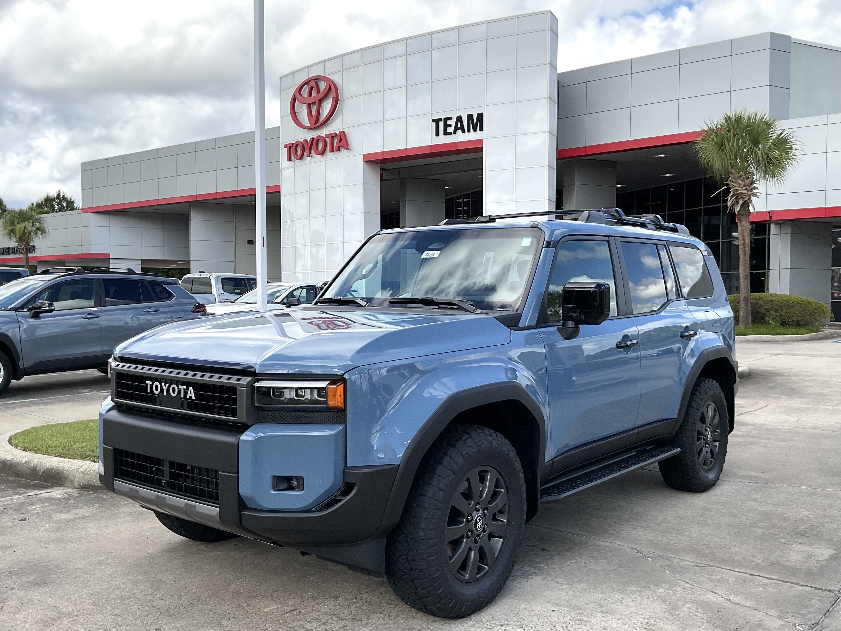 2027 Toyota Land Cruiser 4WD (Natl)