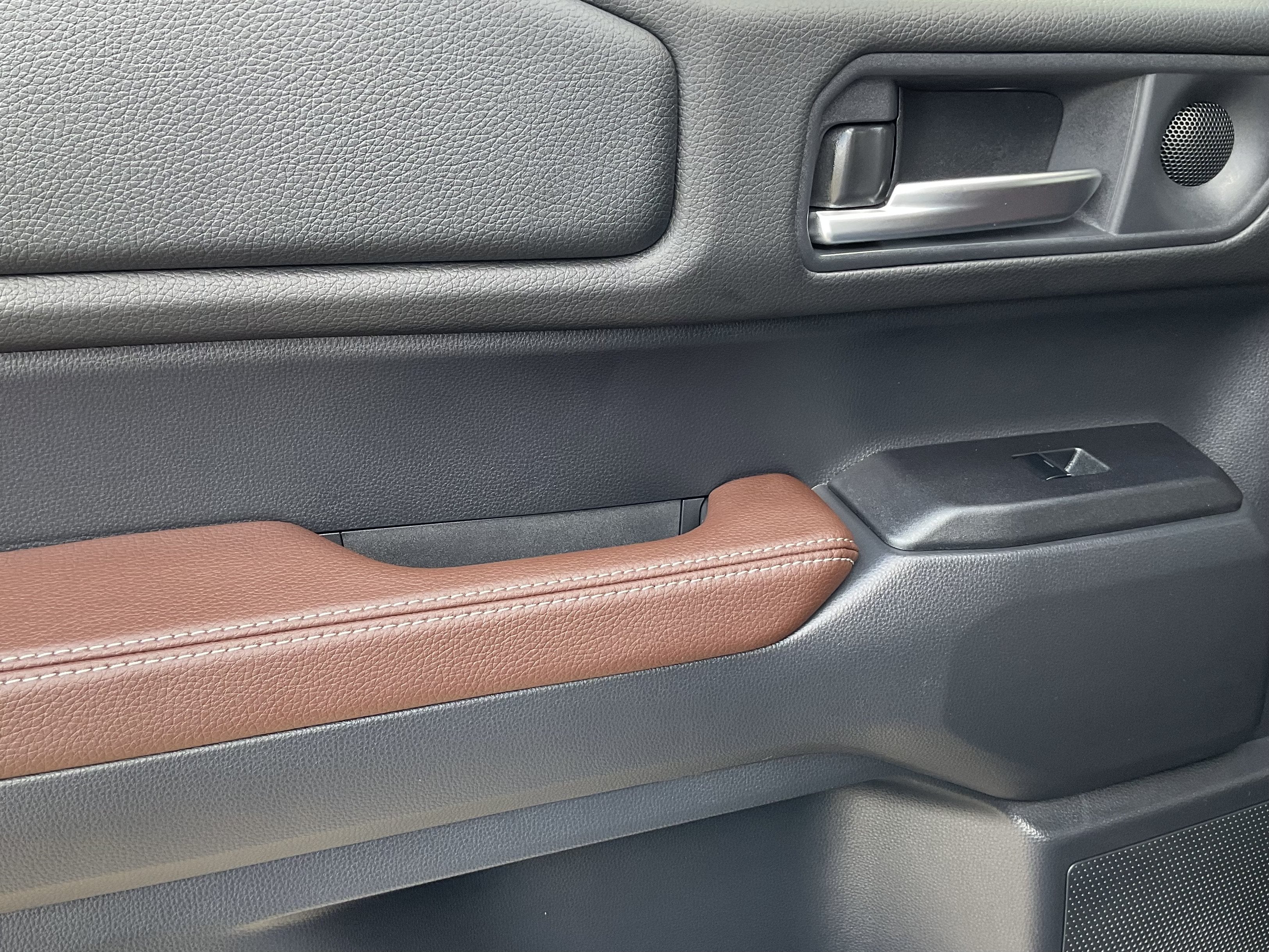 2027 Toyota Land Cruiser 4WD (Natl)