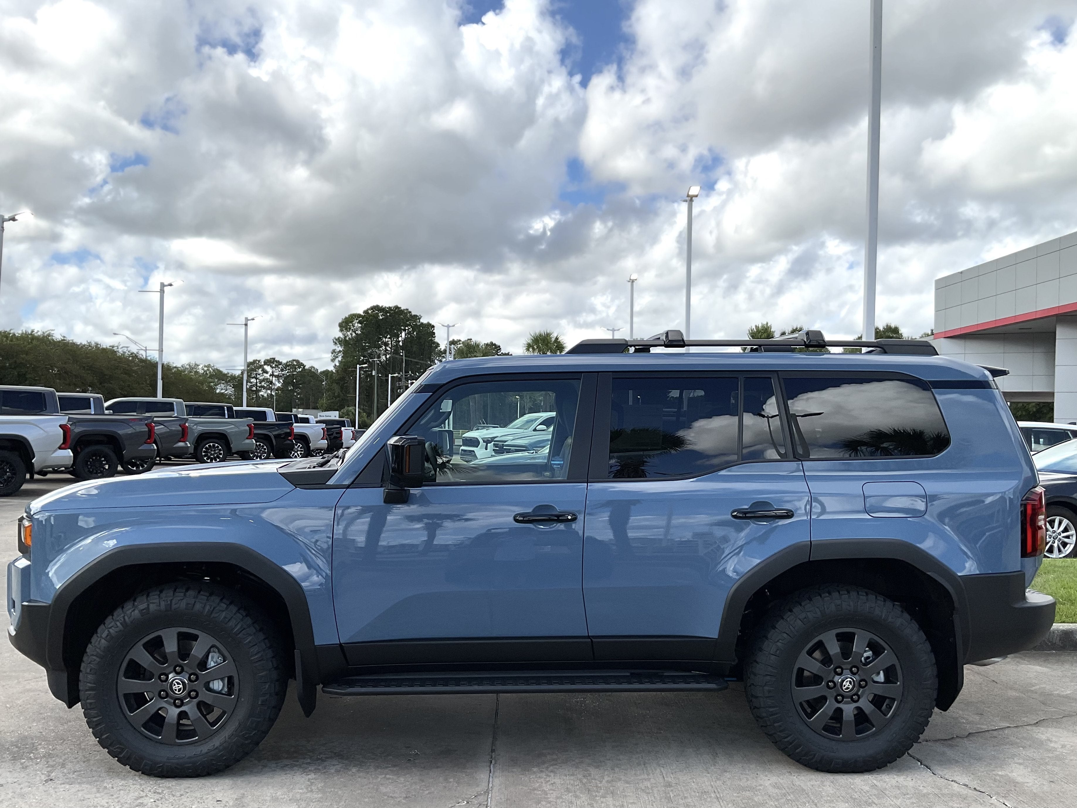 2027 Toyota Land Cruiser 4WD (Natl)
