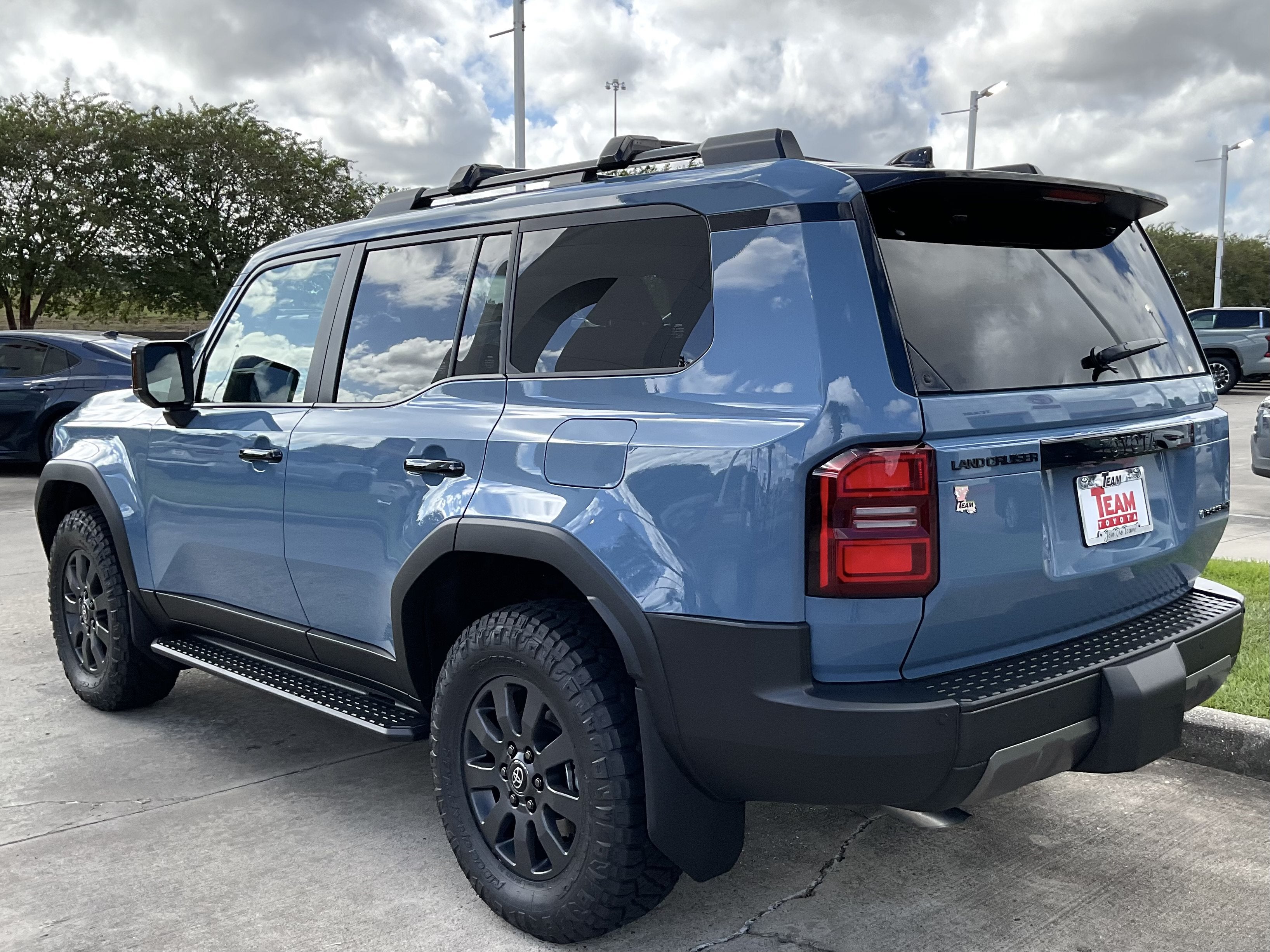 2027 Toyota Land Cruiser 4WD (Natl)