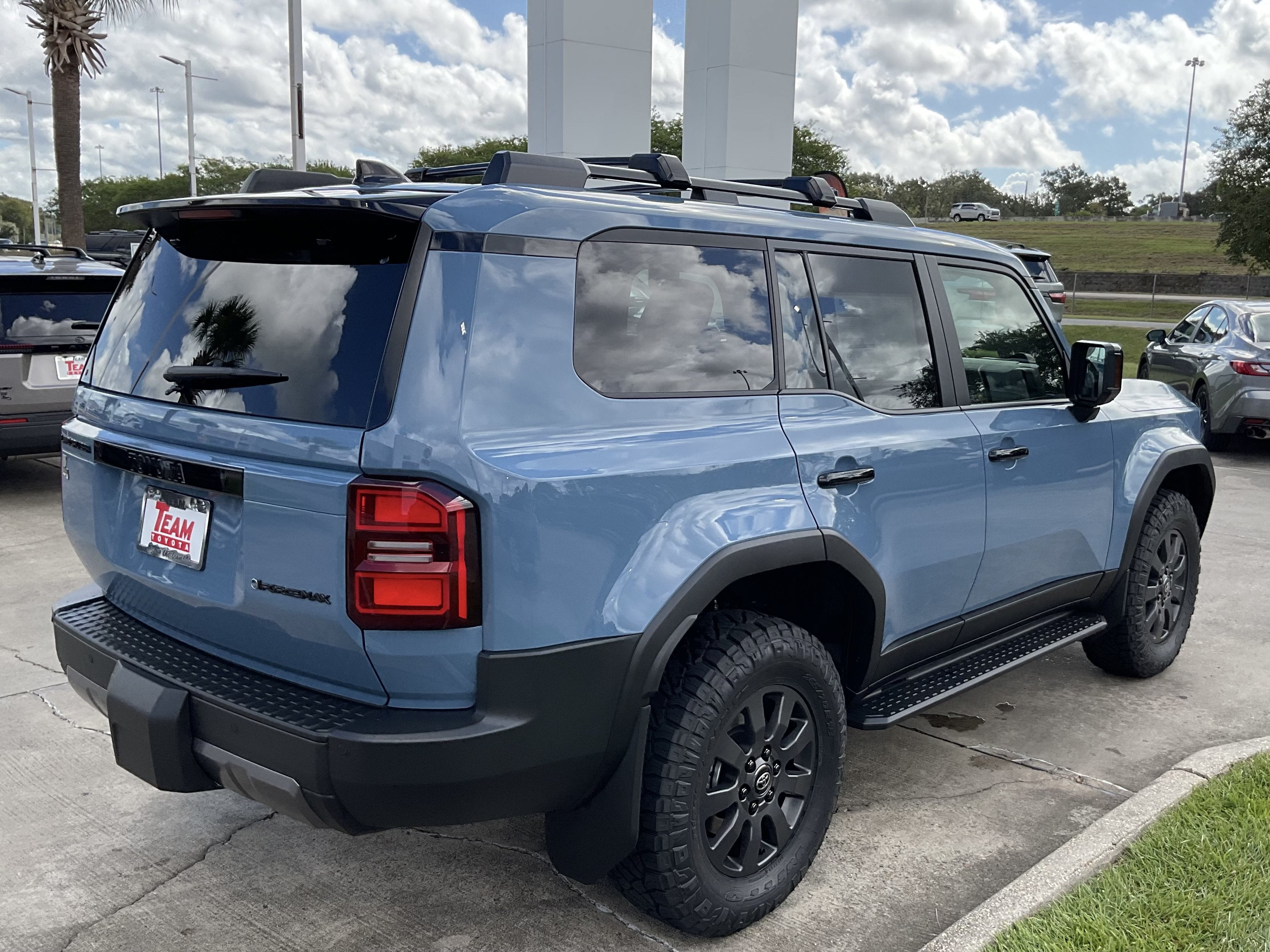2027 Toyota Land Cruiser 4WD (Natl)